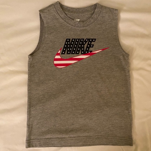 Nike Summer Outfit - Picture 2 of 7